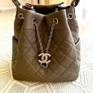 CHANEL Bucket Bag Small ❤️